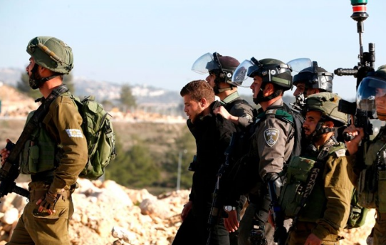 الاحتلال يعتقل شابين قرب نابلس